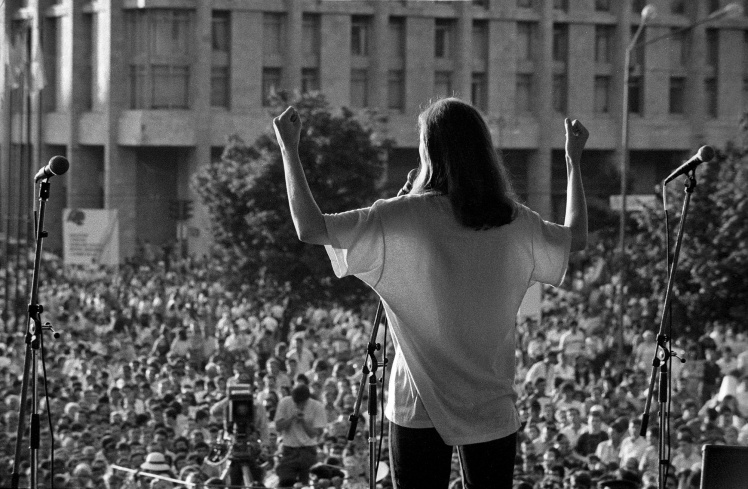 <p>Учасниця дуету «Сестри Тельнюк» на концерті на честь Дня Незалежності 16 липня 1991 року.</p>